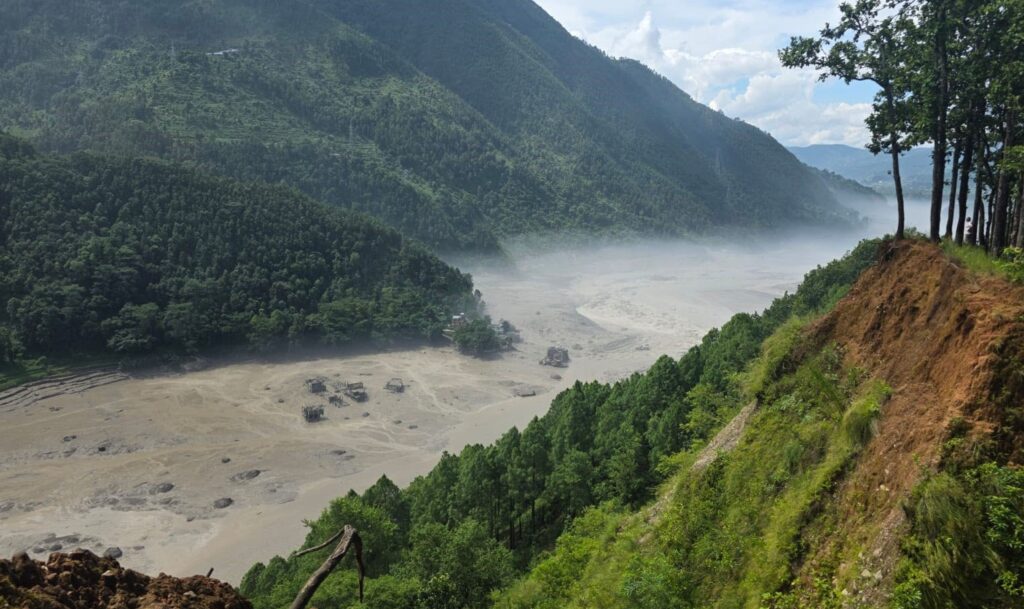 नेपालमा बाढीपछि ९१० जना बेपत्ता, २५८ शव&hellip;