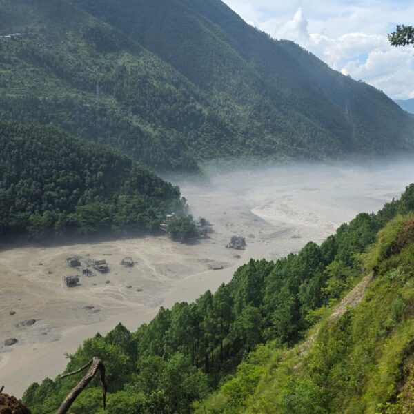 नेपालमा बाढीपछि ९१० जना बेपत्ता, २५८ शव फेला
