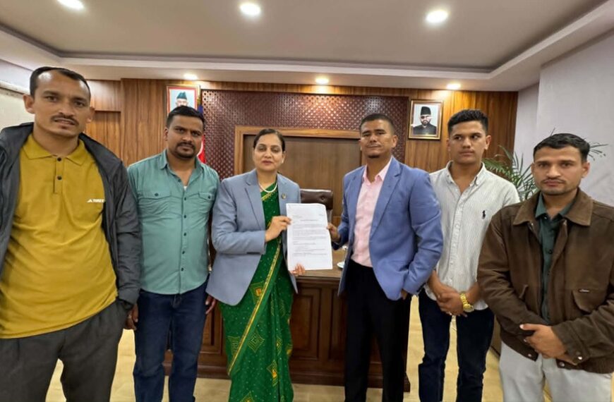 बाजुराको स्वास्थ्य सेवा सुधारका लागि चारबुँदे माग, मन्त्रीसमक्ष ज्ञापनपत्र