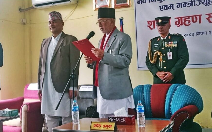 एमालेको समर्थनमा खगराज भट्ट सुदूरपश्चिमको मुख्यमन्त्री नियुक्त, लिए शपथ