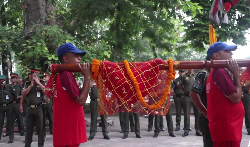 गोपाल हमालको नेतृत्वमा दोस्रोपटक बडीमालिका माताको डोलीसहित सरकारी टोली बाजुरा प्रस्थान