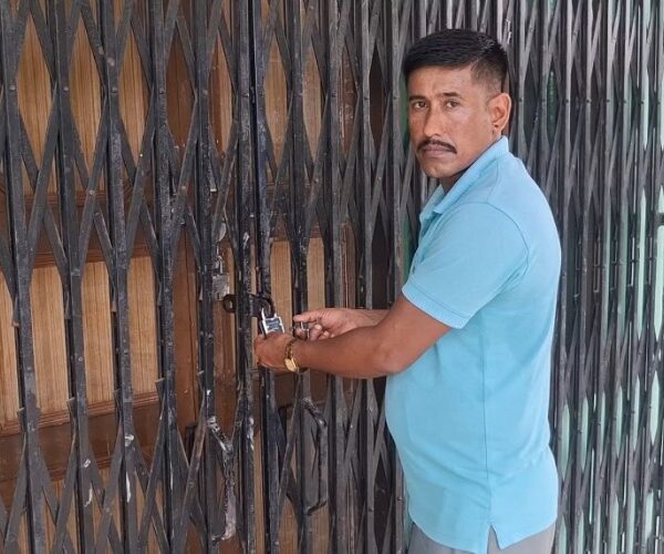 मल नपाएपछि धनगढी–११ वडा कार्यालयमा किसानले लगाए ताला