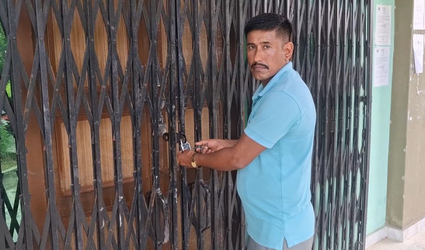 मल नपाएपछि धनगढी–११ वडा कार्यालयमा किसानले लगाए…