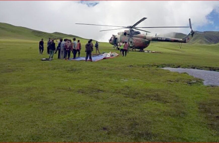 बडीमालिकामा हेलिकोप्टरबाट सञ्चार उपकरण ढुवानी, पाँच दिनभित्र सेवा सञ्चालन हुने