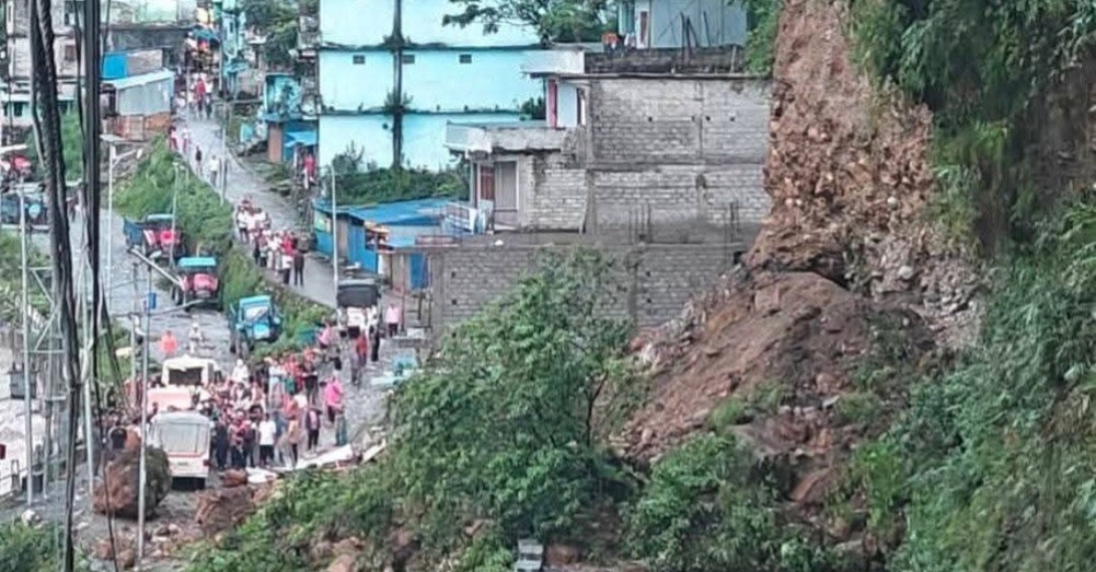 दार्चुलामा पहिरो खस्दा तीन जना घाइते, तिंकर…