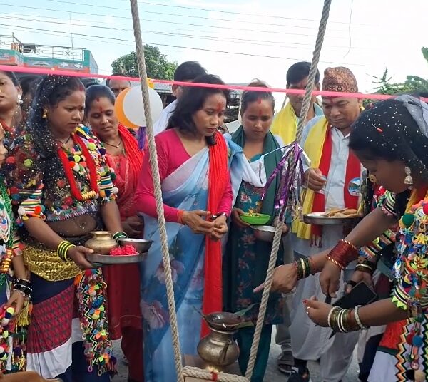 रानाथारू समुदायमा मौलिक शैलीमा तिज, दाजुभाइको दीर्घायुका लागि निराहार व्रत