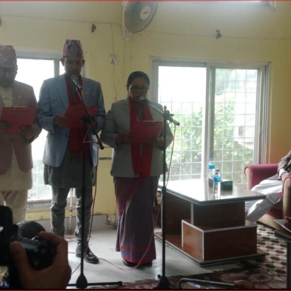 मुख्यमन्त्री भट्टसहित सुदूरपश्चिममा तीन मन्त्री र एक राज्यमन्त्रीले लिए शपथ