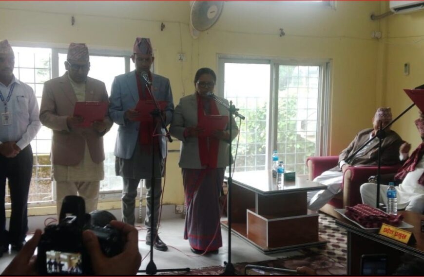 मुख्यमन्त्री भट्टसहित सुदूरपश्चिममा तीन मन्त्री र एक राज्यमन्त्रीले लिए शपथ