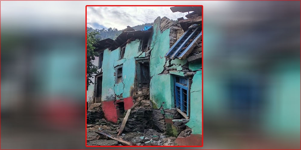 जमिन धसिँदै गएपछि दार्चुलाको खर्कबस्ती विस्थापित, १०…