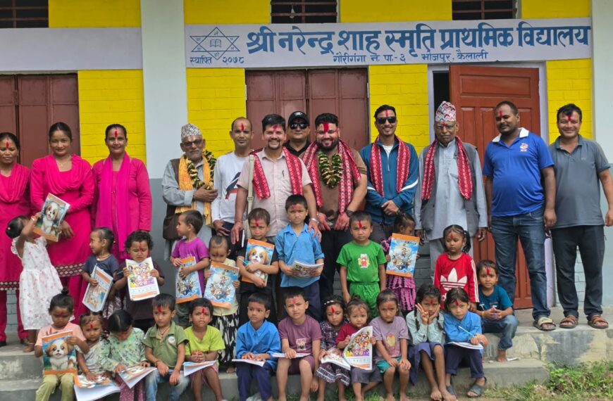 जन्मदिनमा फाउन्डेसन सचिव चक्रजित रावल द्वारा ३५ विद्यार्थीलाई शैक्षिक सामग्री बितरण।