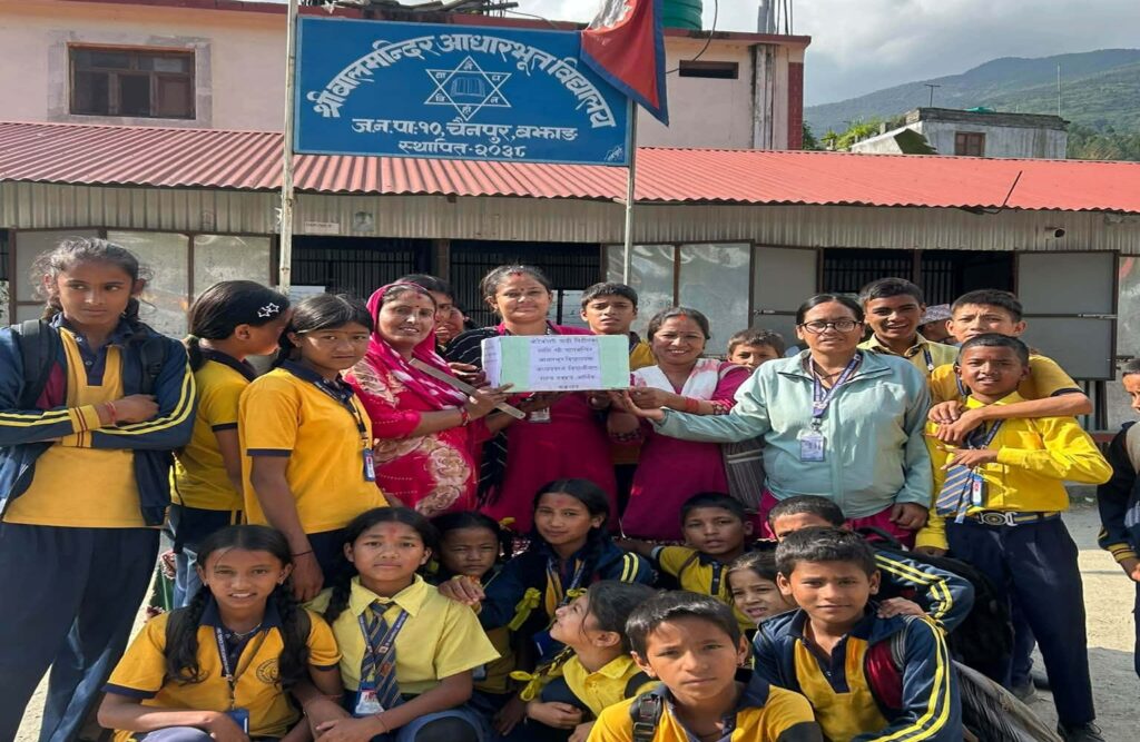 बाल दिवसमा बालमन्दिर विद्यालयको मानवीय पहल, बाढीपीडितलाई…