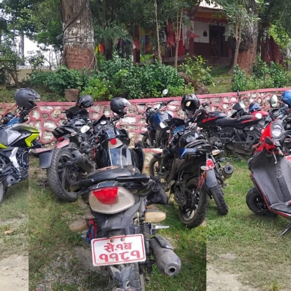 गोदावरी जंगलको जुवाखालबाट बरामद सरकारी मोटरसाइकल कसको ? अझै खुलेन पहिचान