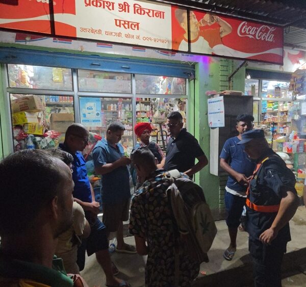 किङ्स लाउन्ज क्यासिनोबाट निस्किएपछि भारतीय नागरिक ५ लाख भारुसहित पक्राउ, ‘पछाडि मान्छे लागे’ भन्दै प्रहरी गुहारे