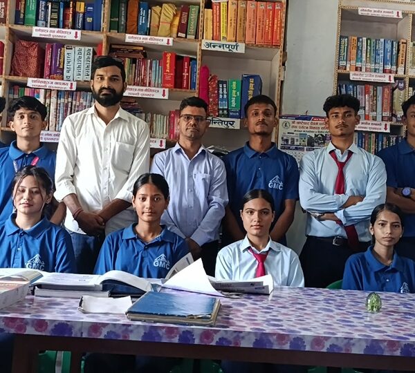 धनगढीको ग्यालेक्सी कलेजका विद्यार्थीले गरे प्रतिभा पुस्तकालयको अवलोकन