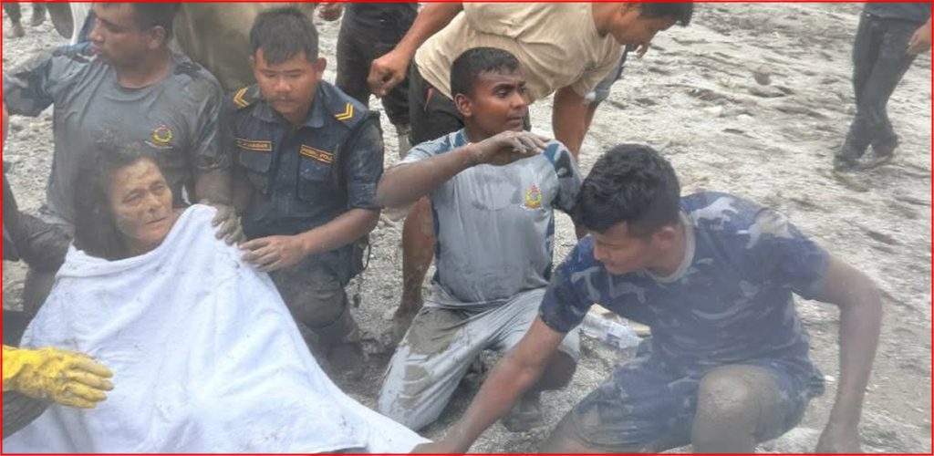 भोटेकोशी बाढीपछि बेपत्ता वृद्धाको जीवितै उद्धार