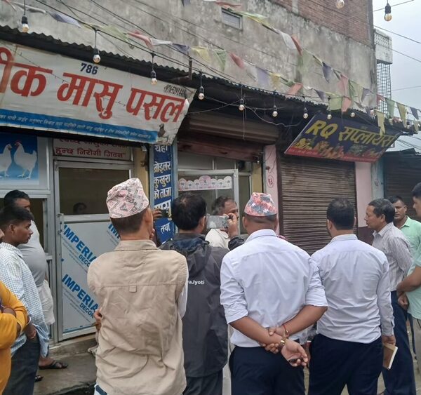 अत्तरियामा खसीको मासुमा बाख्राको मासु मिसाएर बिक्री गरेको आरोप, दुई जना पक्राउ