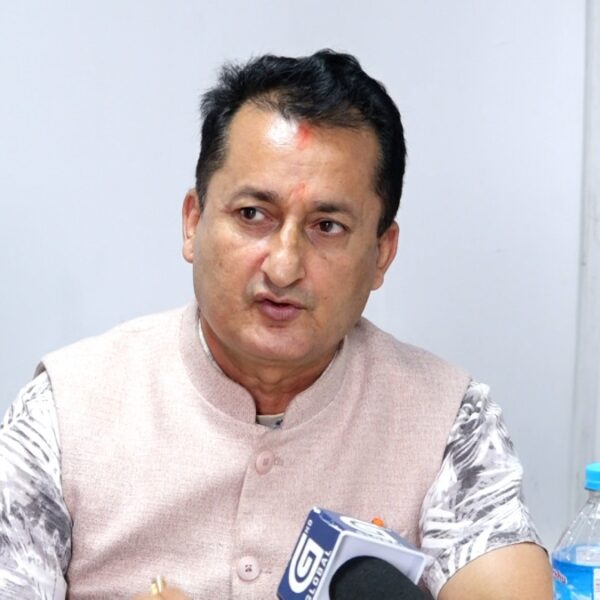पेट्रोलियमको मूल्य नबढेसम्म सार्वजनिक यातायातको भाडा नबढ्ने