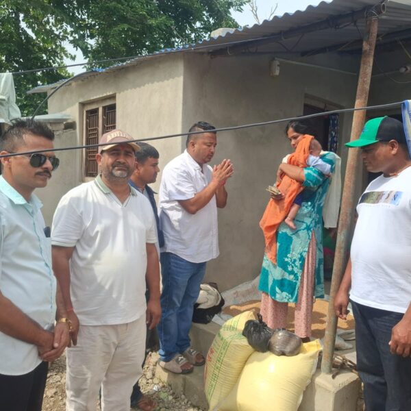 जसको कोही छैन, त्यसको नेपाली कांग्रेस’ : गोदावरीका तीन विपन्न परिवारलाई ५० हजार बराबरको सहयोग