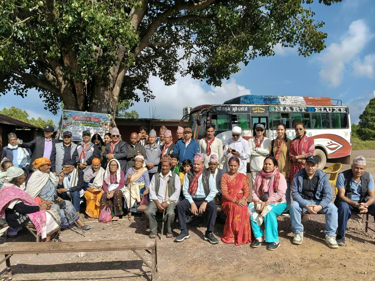 बोचपोखरामा साहित्यिक कार्यक्रम, डेढ दर्जन ज्येष्ठनागरिक सम्मानित; १०६ जनाको निःशुल्क स्वास्थ्य परीक्षण