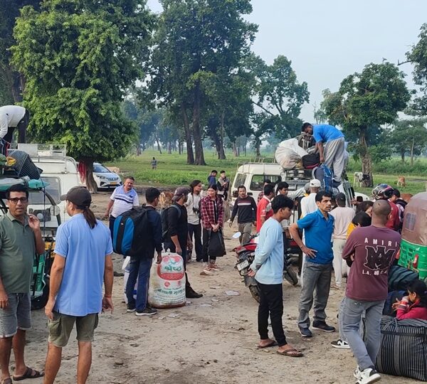 दसैँ–तिहारमा भारतबाट फर्किने यात्रुको गड्डाचौकी नाकामा स्वास्थ्य परीक्षण, असोजमा ४ हजार ७०० जनाको जाँच