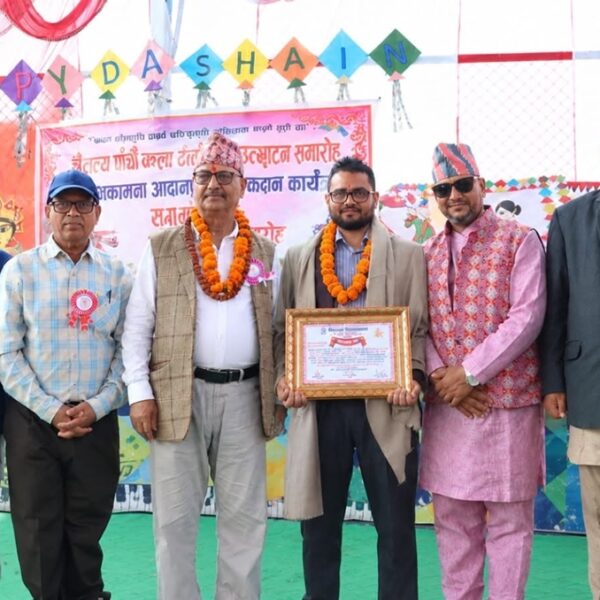 पत्रकार एवम् कथाकार यज्ञराज जोशीसहित दुई श्रष्टा सम्मानित