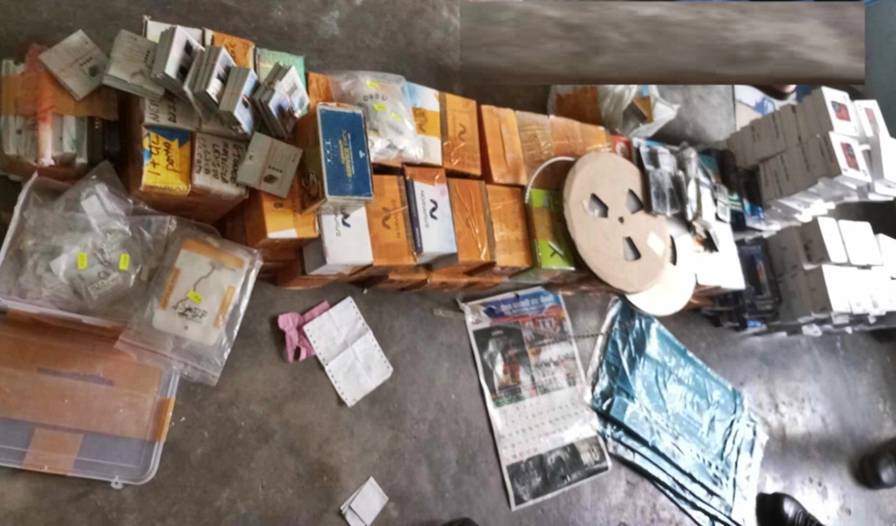 धनगढीमा २६ लाख बढीका भन्सार छलीका सामानसहित&hellip;