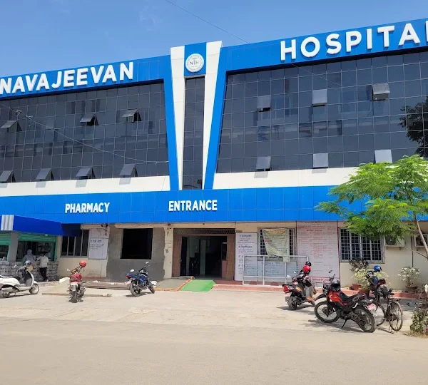 दशैँमा नवजीवन अस्पतालको उपहार : धनगढी–अत्तरिया रुटमा भोलि निःशुल्क बस सेवा